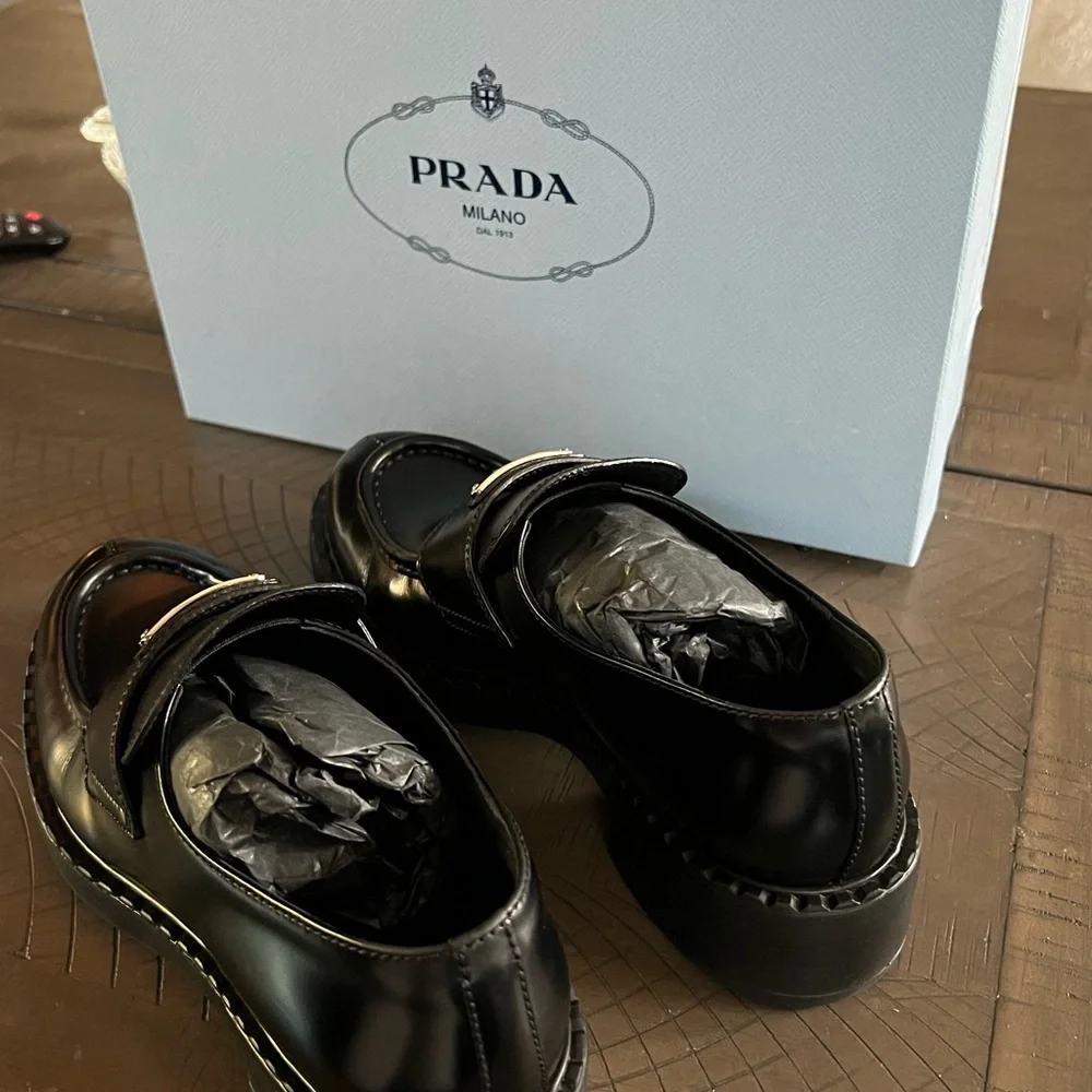 PRADA LOAFERS . - Picture 4 of 9